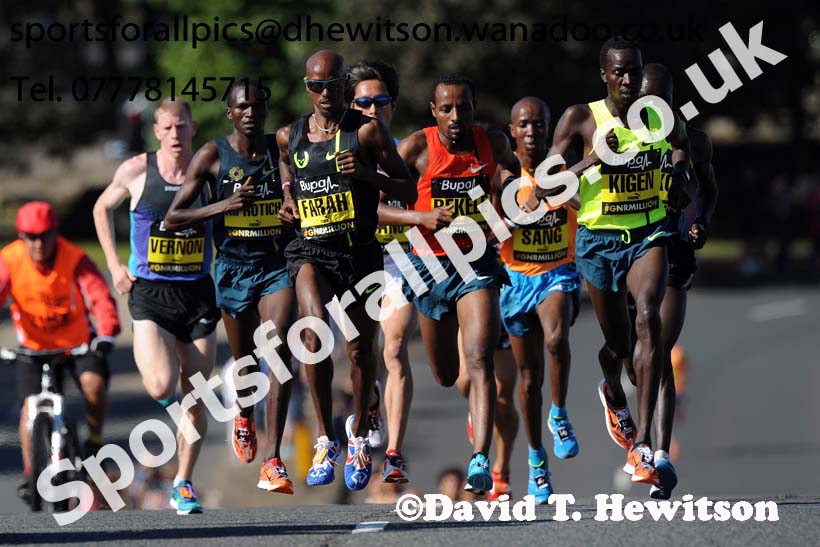 Leading men in the 2014 BUPA Great North Run. Photo: David T. Hewitson/Sports for All Pics